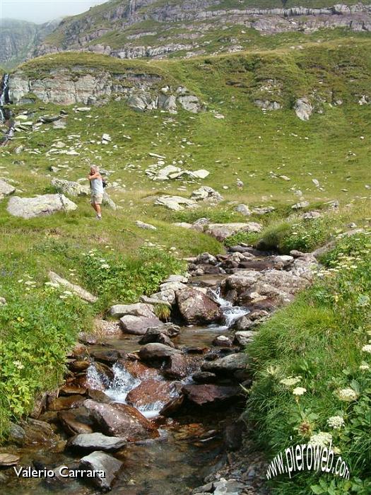 11° Per furtuna l'acqua non manca.jpg